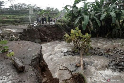 BMKG: Waspada Hujan Lebat hingga Ekstrem di Jawa Tengah Selatan - GenPI.co JATENG