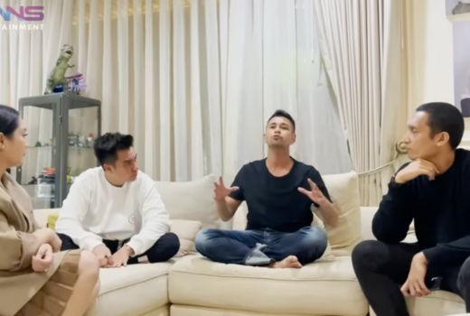 Heboh! Raffi Ahmad Ketahuan Video Call Wanita Lain, Siapa Ya? - GenPI.co JATENG