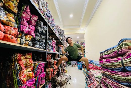 Wong Sukoharjo Ini Sukses Jualan Daster Beromzet Miliaran Rupiah - GenPI.co JATENG
