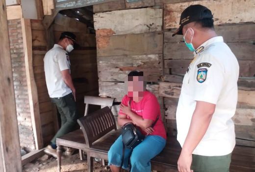 Jadi Kawasan Prostitusi, Satpol PP Jepara Tutup Warung-Warung di Pasar Legi - GenPI.co JATENG