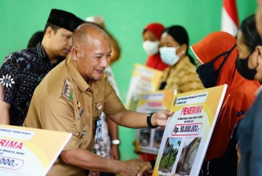 Belasan Warga Banyuwoto Pati Dapat Bantuan Rehab Rumah - GenPI.co JATENG