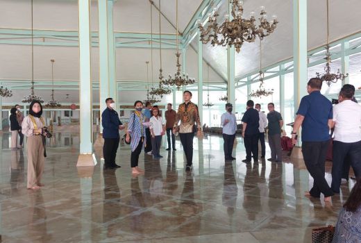 15 Titik Parkir Disiapkan untuk Tamu Nikahan Kaesang-Erina di Solo, Ini Lokasinya - GenPI.co JATENG