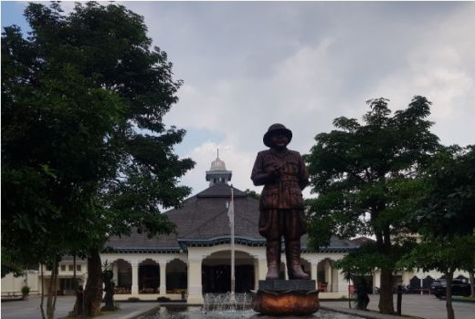 Ternyata Bersejarah! Ini Loji Gandrung, Lokasi Prosesi Nikahan Adat Jawa Kaesang-Erina - GenPI.co JATENG