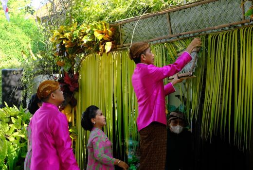 Awali Siraman Kaesang, Presiden Jokowi Pasang Bleketepe - GenPI.co JATENG