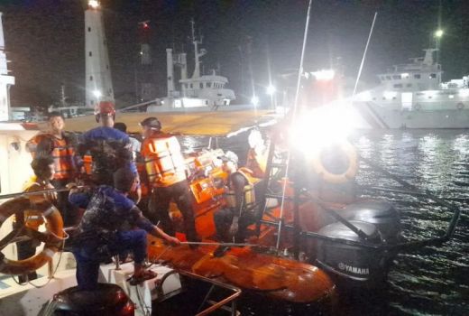 Kapal Cahaya Harapan Hati Alami Rusak Mesin di Semarang, 12 Kru Dievakuasi - GenPI.co JATENG