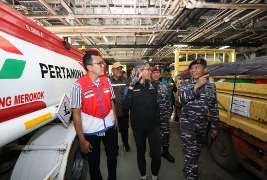 Akhirnya! Pasokan BBM Dikirim ke Karimunjawa Pakai Kapal Perang Hari Ini - GenPI.co JATENG