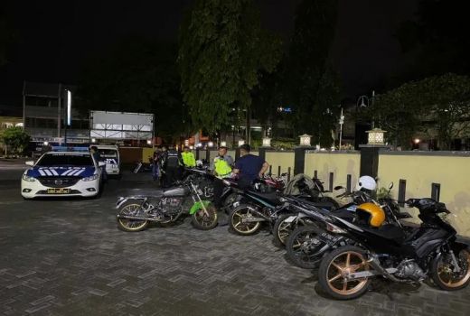Balap Liar Pakai Motor Knalpot Brong, Puluhan Remaja di Sukoharjo Diamankan - GenPI.co JATENG