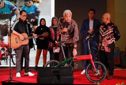 Ganjar Rela Lelang Sepeda Kesayangan Demi Atlet SOIna, Laku Rp 1,1 Miliar! - GenPI.co JATENG