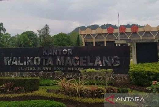 Gedung Pemkot Magelang Dipasangi Logo TNI, Kok Bisa? - GenPI.co JATENG