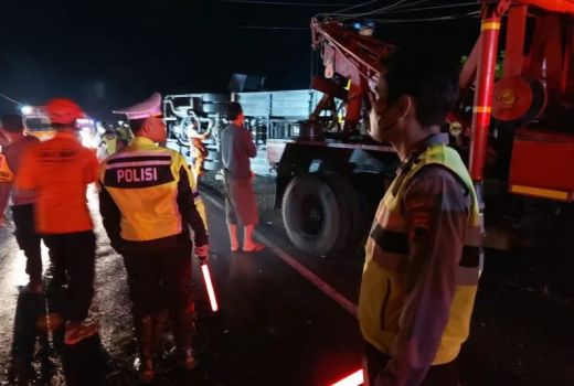 Bus Vs Motor di Jalan Lintas Selatan Jateng, 1 Orang Tewas - GenPI.co JATENG