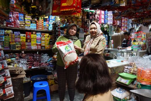 Bulog Salurkan Beras Medium ke 13 Pasar di Magelang, Sebegini Harganya - GenPI.co JATENG
