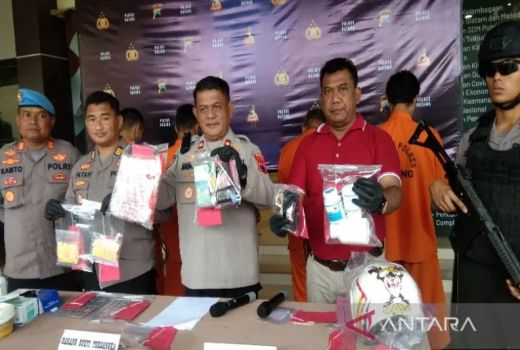Edarkan Narkotika dan Obat Terlarang, 2 Residivis Diciduk Polres Batang - GenPI.co JATENG