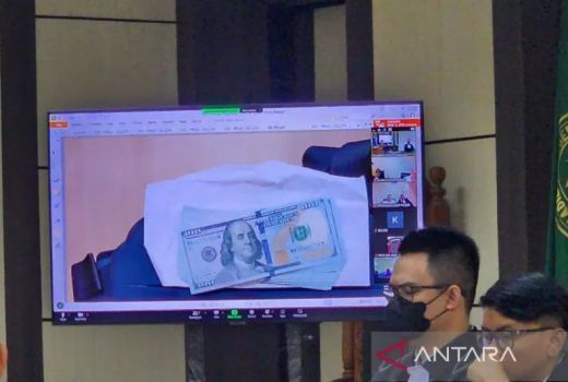 Ajudan Ngaku Kerap Transfer Uang ke Rekening Pribadi Bupati Pemalang Nonaktif - GenPI.co JATENG