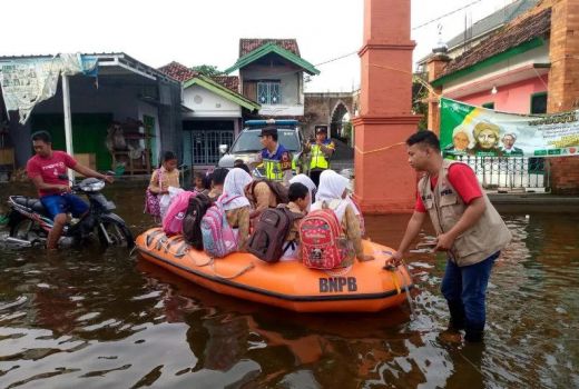 Pengungsi Banjir di Kudus Bertambah, Semoga Lekas Surut! - GenPI.co JATENG