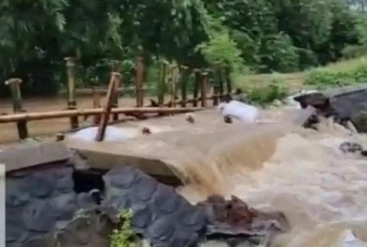 Astaga! Hujan Deras Bikin 2 Tanggul di Kudus Jebol, Begini Kondisinya - GenPI.co JATENG