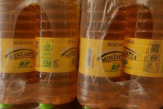 Mak-Mak Bisa Lega, Dinkopdag Temanggung Distribusikan 18.756 Liter Minyakita - GenPI.co JATENG