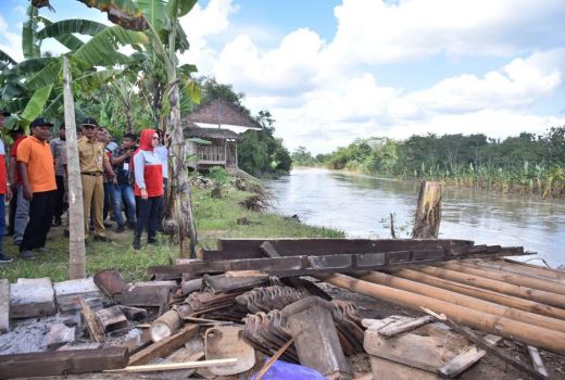 Astaga! Rumah Warga Tawangsari Sukoharjo Hanyut Kena Abrasi Sungai Bengawan Solo - GenPI.co JATENG