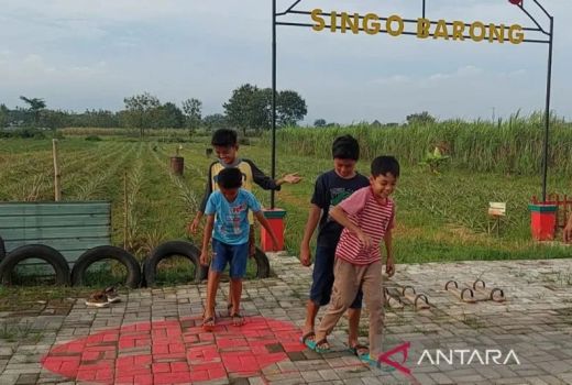 Asyiknya Ngabuburit di Pedawang Kudus, Bisa Sambil Main Dakon hingga Bakiak - GenPI.co JATENG