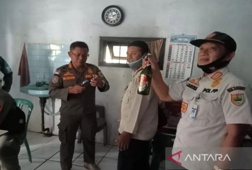 Sip! Satpol PP Batang Sita 180 Minuman Keras - GenPI.co JATENG