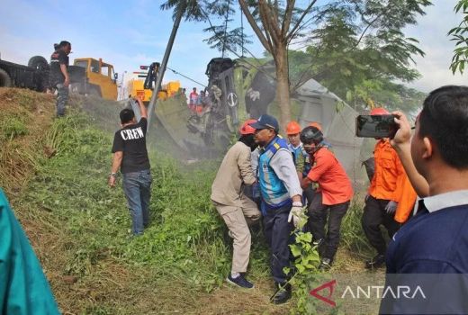 Astaga! Korban Tewas Kecelakaan Maut di Tol Semarang-Solo Jadi 8 Orang - GenPI.co JATENG