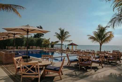 5 Rekomendasi Hotel di Jepara, Langsung Pemandangan Pantai - GenPI.co JATENG
