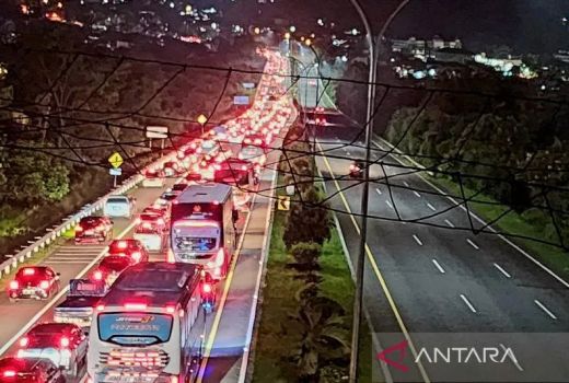 Kendaraan Tersendat, Sistem One Way Diperpanjang sampai Pintu Tol Bawen - GenPI.co JATENG