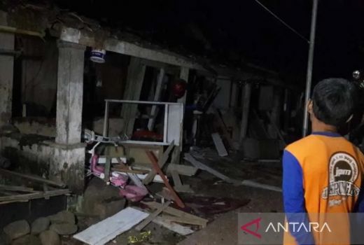 Enggak Kapok, Ledakan Bahan Petasan di Magelang Rusak 13 Rumah dan Lukai 1 Orang - GenPI.co JATENG