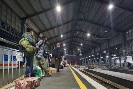 Gegara Gempa Perjalanan 12 Kereta Api di Daop 6 Yogyakarta Sempat Diberhentikan, Begini Kondisinya - GenPI.co JATENG