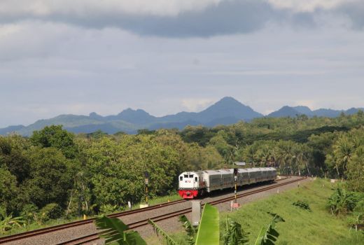 Perjalanan KA Jarak Jauh di Daop 6 Kini Lebih Singkat, Ini Daftarnya - GenPI.co JATENG
