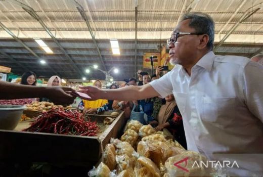 Waduh! Kunjungan Zulhas di Pasar Bandarjo Semarang Dipantau Panwaslu, Ada Apa? - GenPI.co JATENG