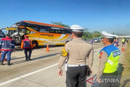 Astaga! Kecelakaan Karambol di Tol Batang-Semarang, 1 Orang Tewas - GenPI.co JATENG