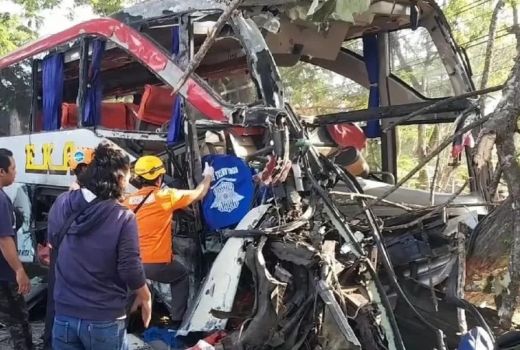 Kecelakaan Bus di Ngawi, Sopir Bus Eka Asal Boyolali Tewas - GenPI.co JATENG