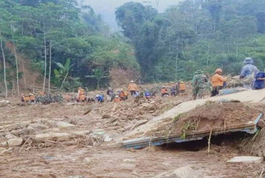 1 Korban Tanah Longsor di Pekalongan Belum Ditemukan - GenPI.co JATENG
