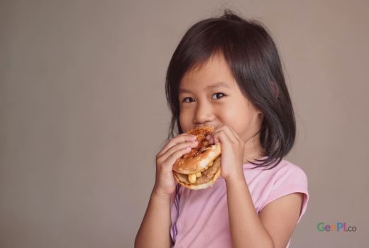 Ayo Batasi Konsumsi Fast Food, Ini Dampak Jika Berlebihan - GenPI.co JATENG