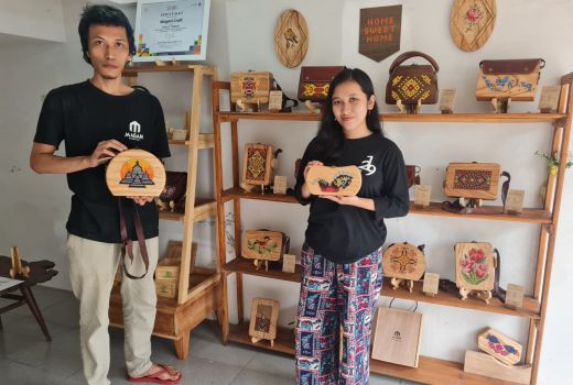 Wow! Lapak Ganjar Bikin Tas Kruistik Temanggung Ini Banjir Order - GenPI.co JATENG