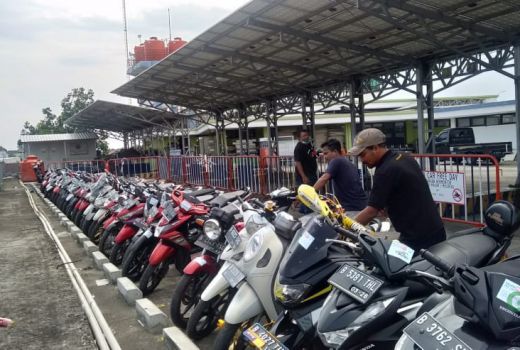 H-4 Lebaran, Motor Pemudik Sampai di Terminal Tirtonadi Solo - GenPI.co JATENG