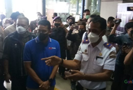 Sandiana Uno Cek Arus Mudik di Terminal Tirtonadi Solo - GenPI.co JATENG