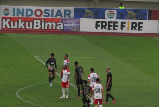 Kans Lolos Tipis, Persis Solo vs Dewa United Berakhir Imbang 1-1 - GenPI.co JATENG