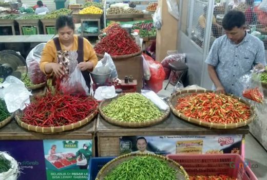 Harga Cabai dan Bahan Pangan di Pasar Legi Mahal, Kapan Normal? - GenPI.co JATENG