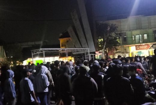 Ratusan Massa Geruduk Kampus UIN Raden Mas Said Surakarta Malam-Malam, Ada Apa? - GenPI.co JATENG