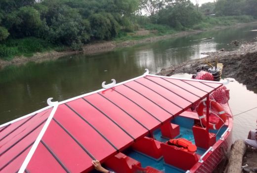 Mau Keliling Sungai Bengawan Solo? Yuk, Naik Kapal Naga Merah - GenPI.co JATENG