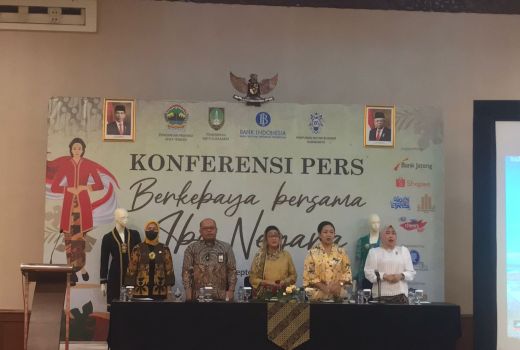 Hari Batik, Ibu Negara Iriana Jokowi Bakal Pawai Kebaya Bersama 2.500 di Solo - GenPI.co JATENG