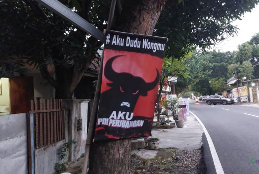 PDIP Solo Pasang Spanduk Aku Dudu Wongmu Aku PDI Perjuangan, FX Hadi Rudyatmo Ungkap Maknanya - GenPI.co JATENG