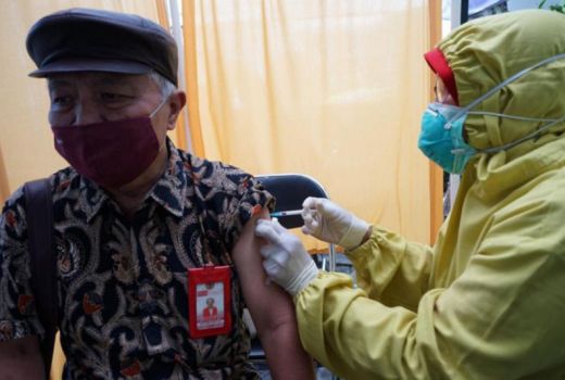 Giliran Staf dan Dosen Untag Surabaya yang Divaksin - GenPI.co JATIM