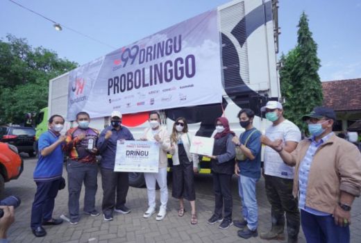 J99 Foundation Salurkan Bantuan Sembako Untuk Warga Probolinggo - GenPI.co JATIM