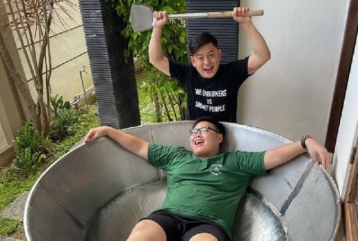 OMG! Steven Ndut Berada di Wajan Besar Milik Bobon Santoso - GenPI.co JATIM