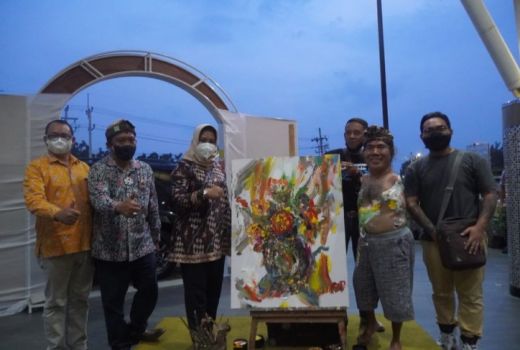 Pameran Swarna Warni Mojokerto, Ajak Kalian Makin Cinta Seni - GenPI.co JATIM