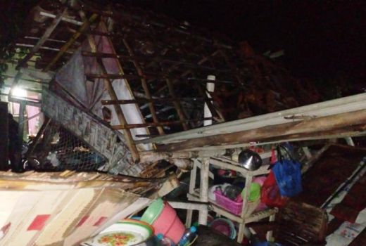 OMG! Angin Porak Parandakan Puluhan Rumah di Situbondo - GenPI.co JATIM