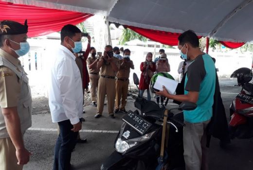 Layanan Vaksin Drive Thru Pengemudi Ojek dan Taksi di Kediri - GenPI.co JATIM