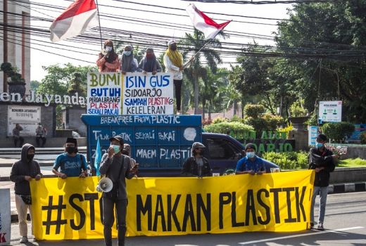 11 Komunitas dan Lembaga Lingkungan Deklarasi Stop Makan Sampah - GenPI.co JATIM